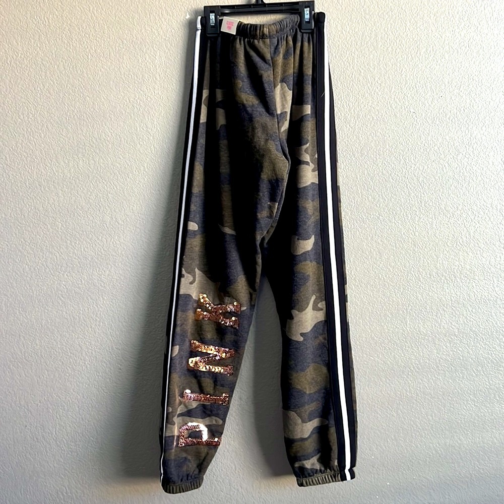 Victoria’s Secret Pink green camo bling  rose gold classic pants